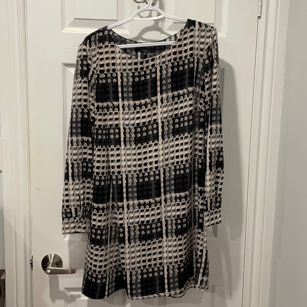 Black and beige size Large.